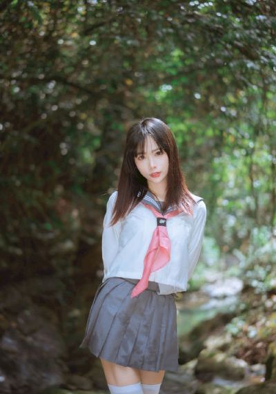 美女扒开尿口让男人操